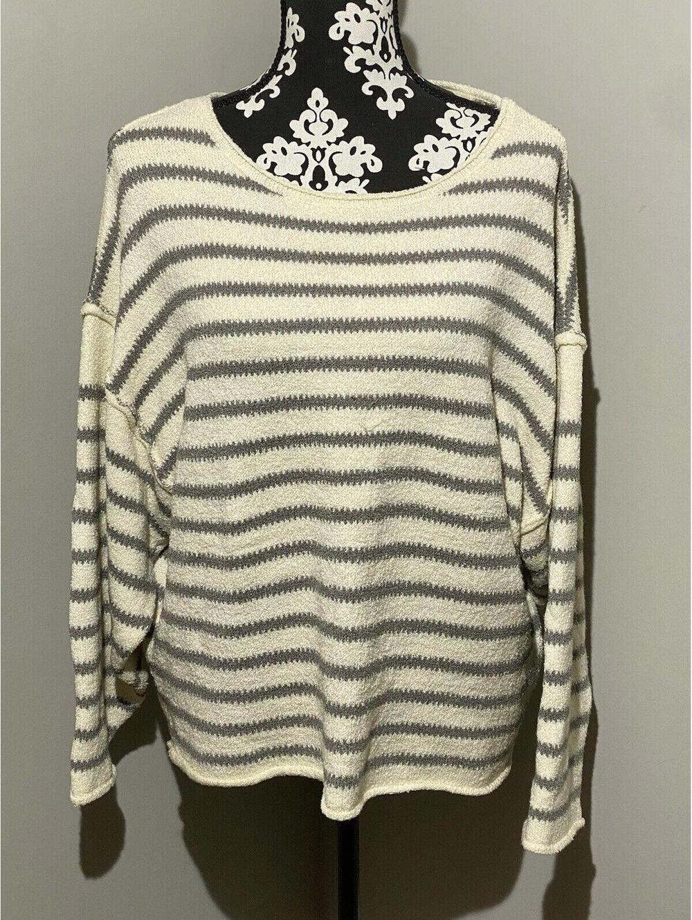 Promesa Oversized Gray Cream Striped Hype Knit Sweater Raw Edge | Medium